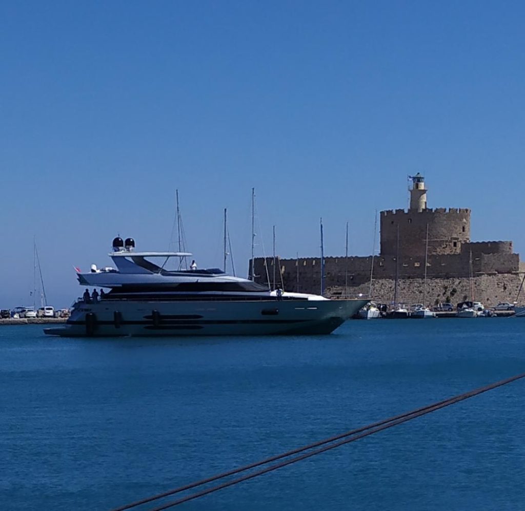 Yacht gallery image 1