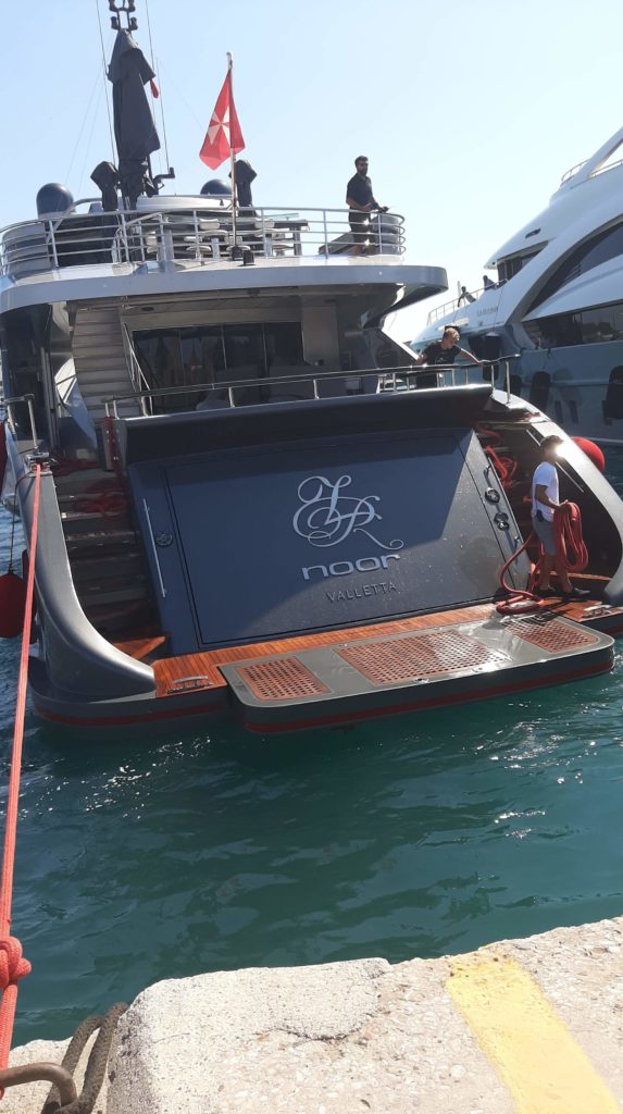 Yacht gallery image 21